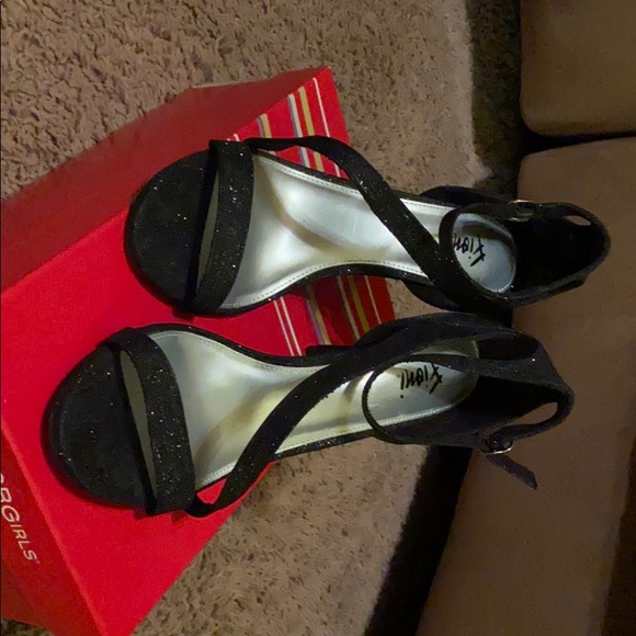 Fioni black sparkly stiletto. - Picture 4 of 8